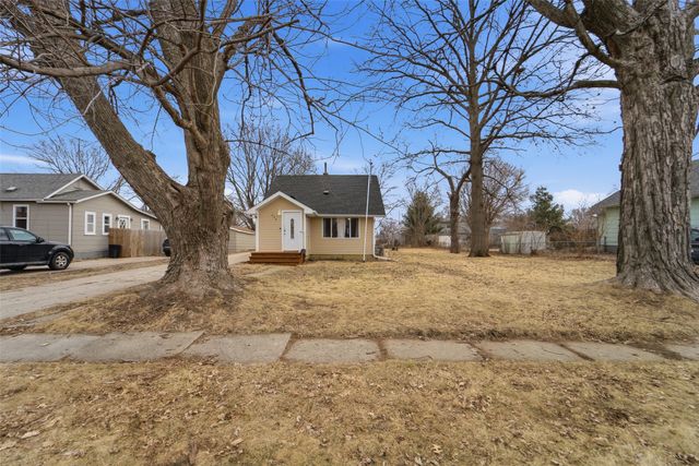 606 E 9th Street S, Newton, IA 50208