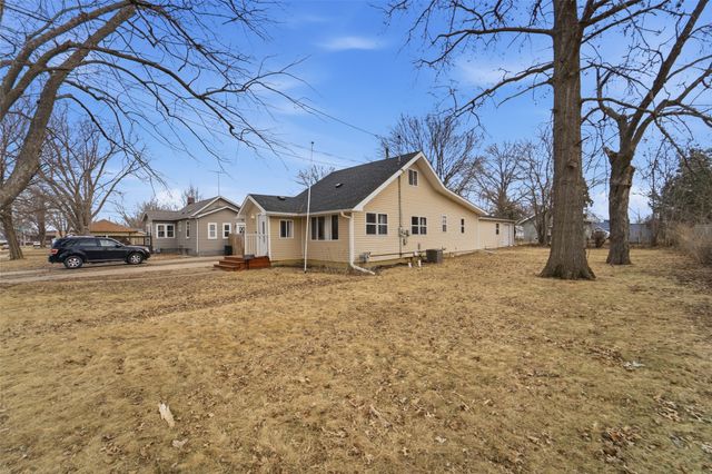 606 E 9th Street S, Newton, IA 50208