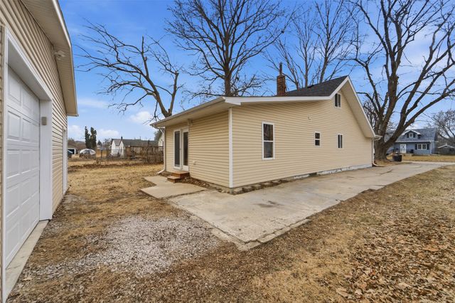 606 E 9th Street S, Newton, IA 50208