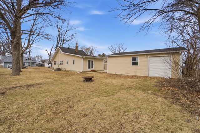 606 E 9th Street S, Newton, IA 50208