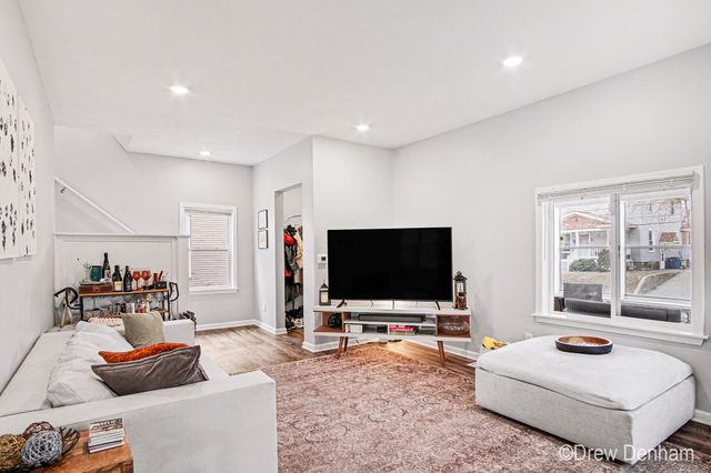 1148 Bates Street SE, Grand Rapids, MI 49506