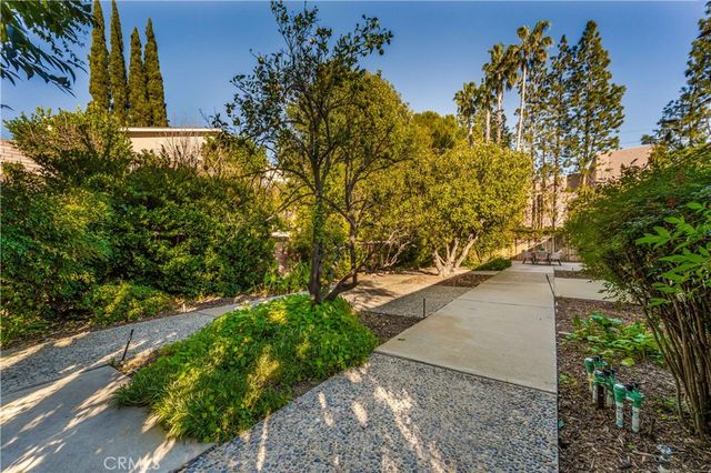 7556 Chaminade, West Hills, CA 91304