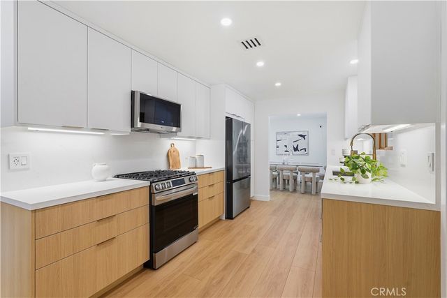 7556 Chaminade, West Hills, CA 91304