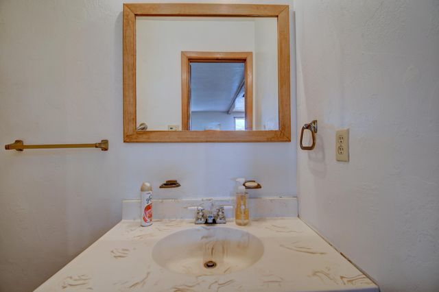 1305 Chama Street NE, Albuquerque, NM 87110