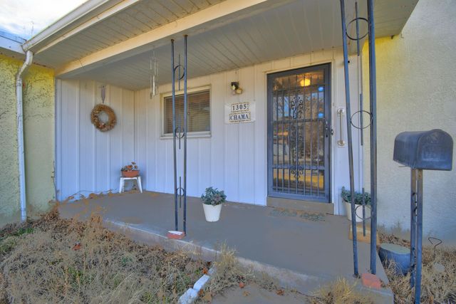 1305 Chama Street NE, Albuquerque, NM 87110