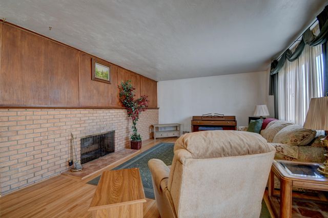 1305 Chama Street NE, Albuquerque, NM 87110