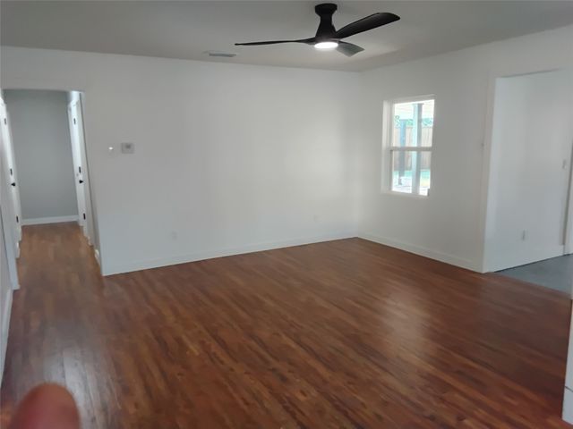 719 Kelso Drive, Dallas, TX 75211