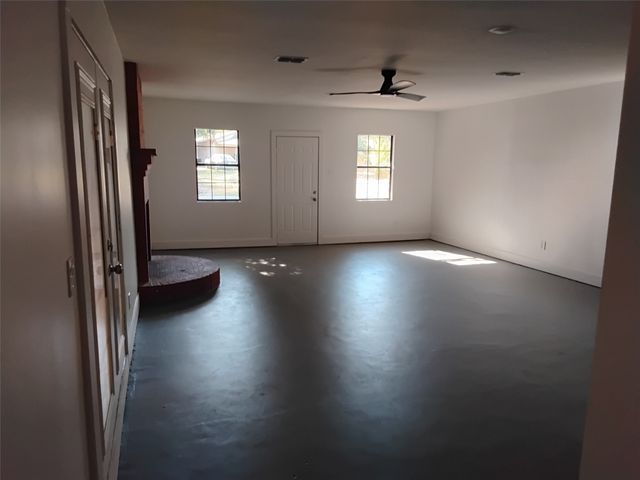 719 Kelso Drive, Dallas, TX 75211