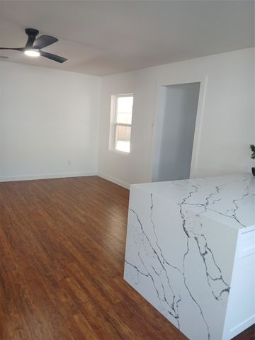 719 Kelso Drive, Dallas, TX 75211