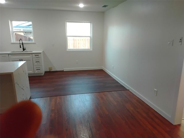719 Kelso Drive, Dallas, TX 75211