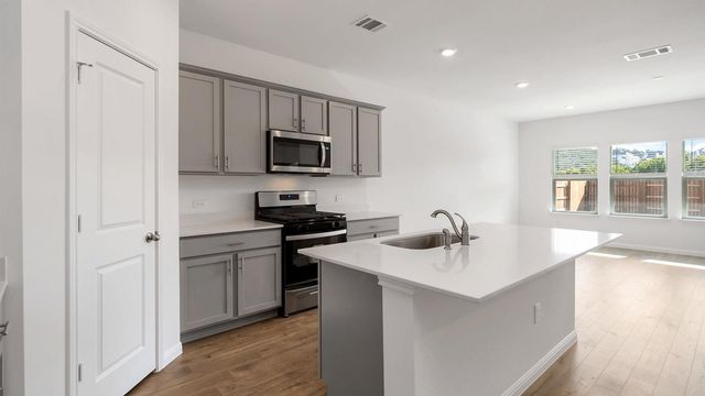 1821 SIDE BUSTER TRL, Leander, TX 78641