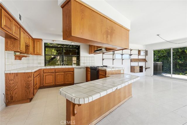 15407 Stonewood Terrace, Sherman Oaks, CA 91403