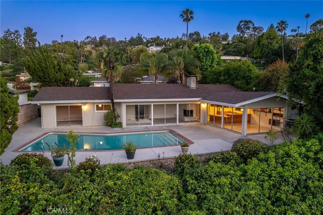 15407 Stonewood Terrace, Sherman Oaks, CA 91403