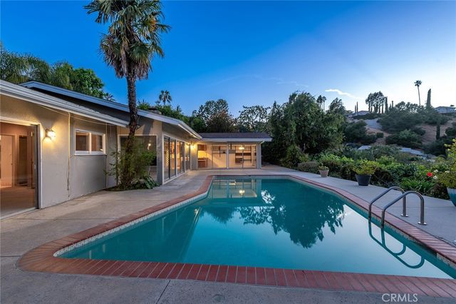 15407 Stonewood Terrace, Sherman Oaks, CA 91403