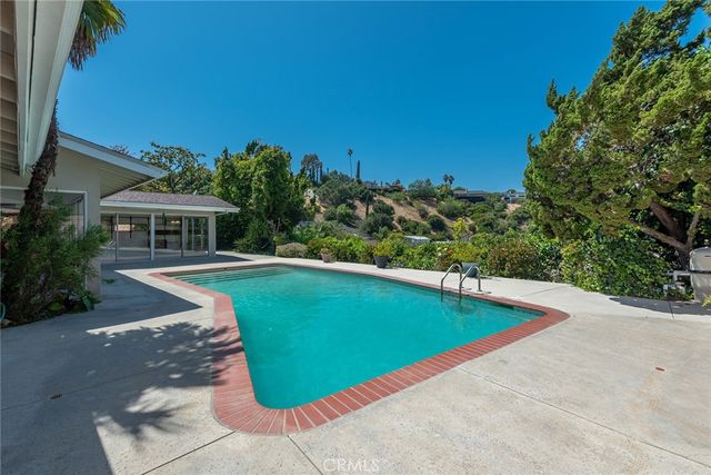 15407 Stonewood Terrace, Sherman Oaks, CA 91403