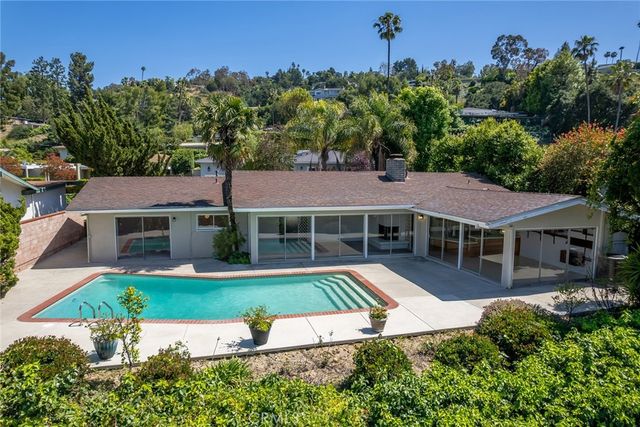 15407 Stonewood Terrace, Sherman Oaks, CA 91403