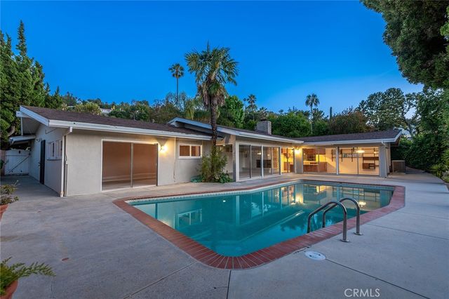 15407 Stonewood Terrace, Sherman Oaks, CA 91403