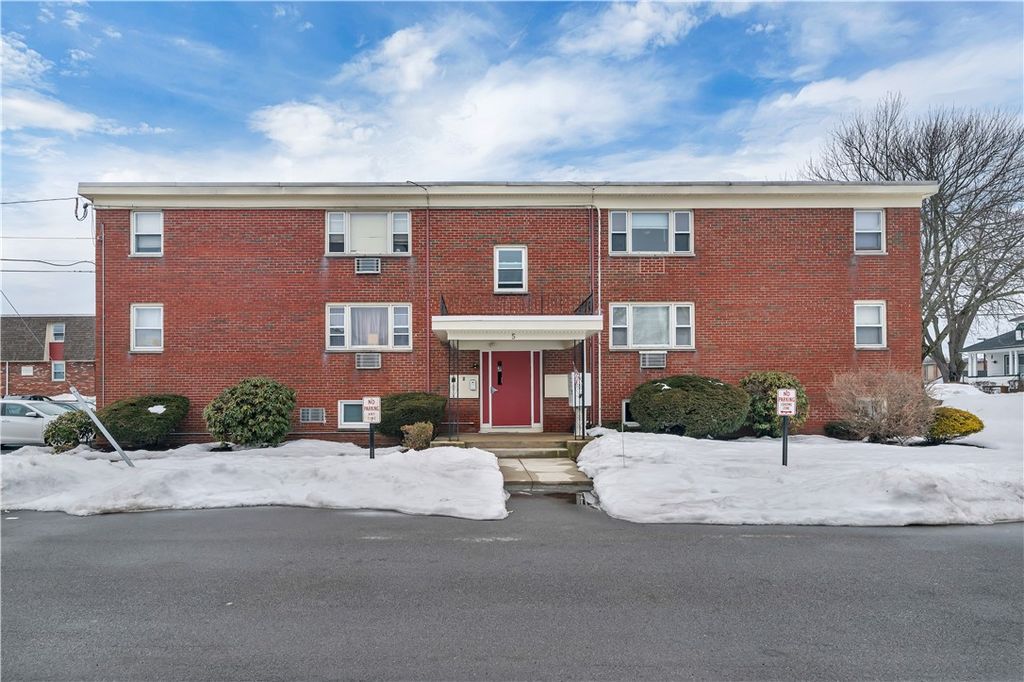5 GARIBALDI Street 33, North Providence, RI 02911