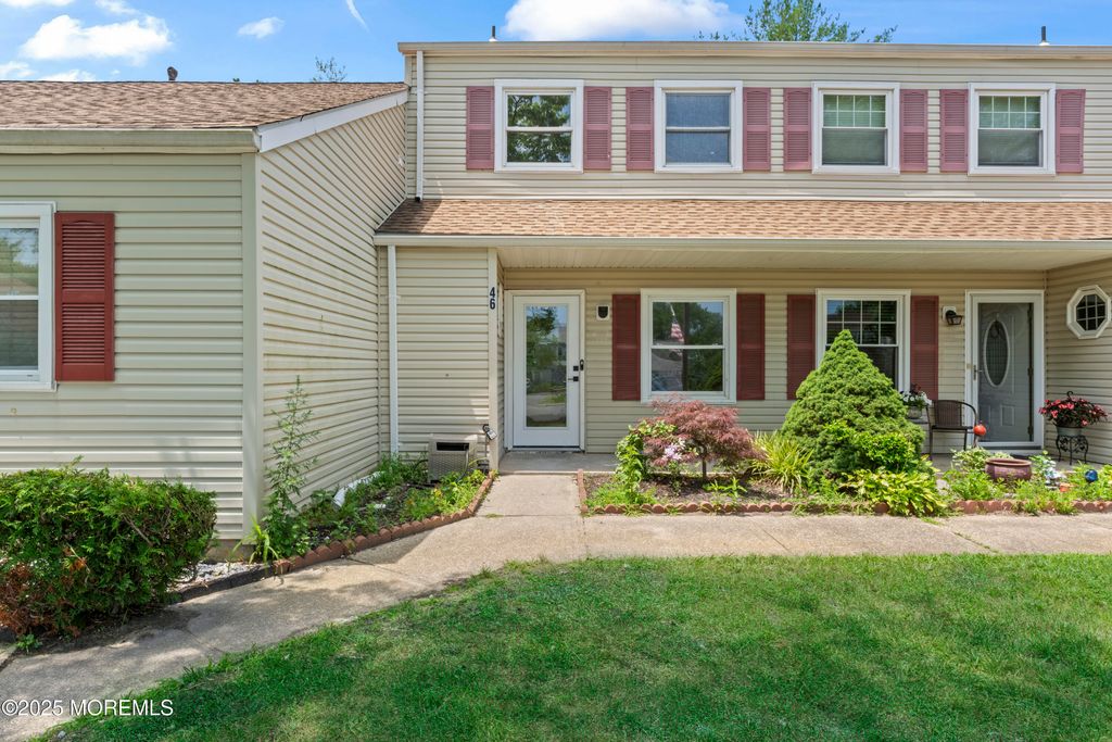 46 S Seas Court, Barnegat, NJ 08005