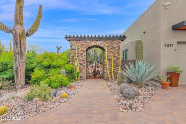 7817 E Dynamite Boulevard, Scottsdale, AZ 85266