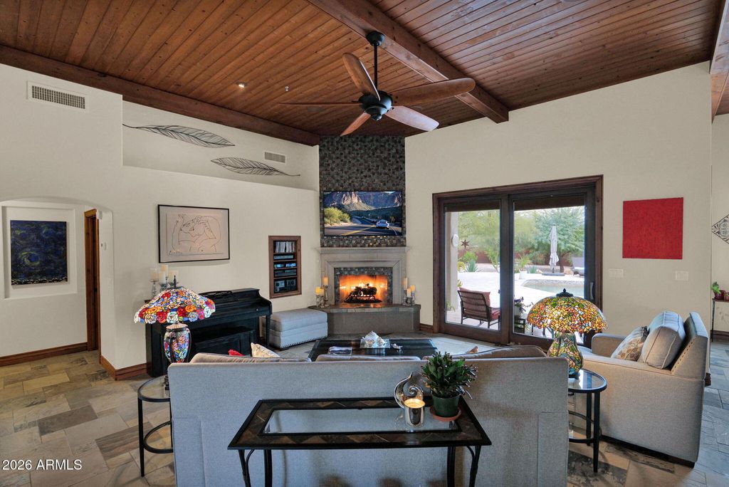 Image 12 of property listing at 7817 E Dynamite Boulevard, Scottsdale, AZ 85266