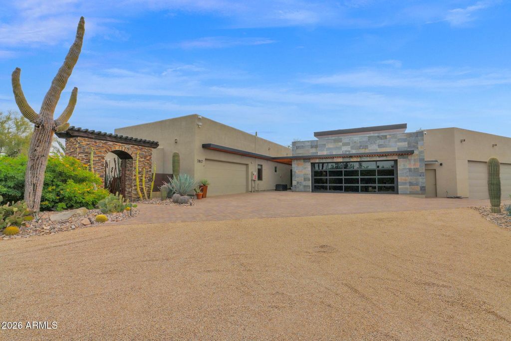 Image 4 of property listing at 7817 E Dynamite Boulevard, Scottsdale, AZ 85266