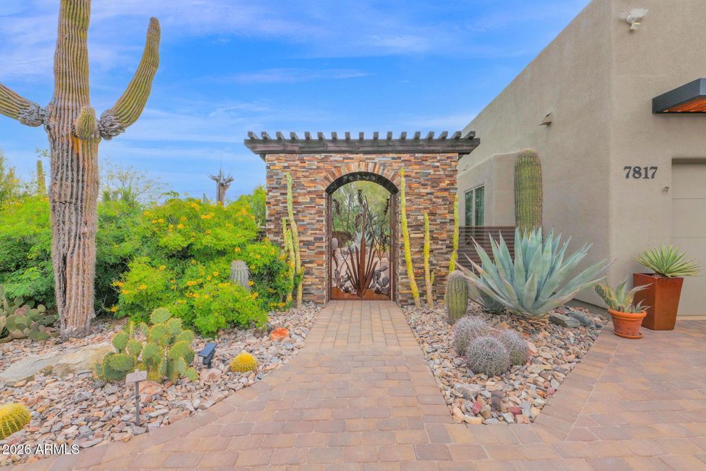 Image 5 of property listing at 7817 E Dynamite Boulevard, Scottsdale, AZ 85266