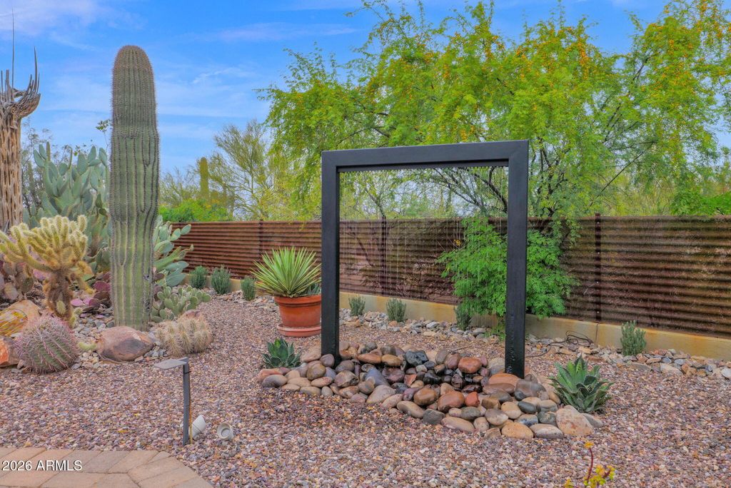 Image 6 of property listing at 7817 E Dynamite Boulevard, Scottsdale, AZ 85266