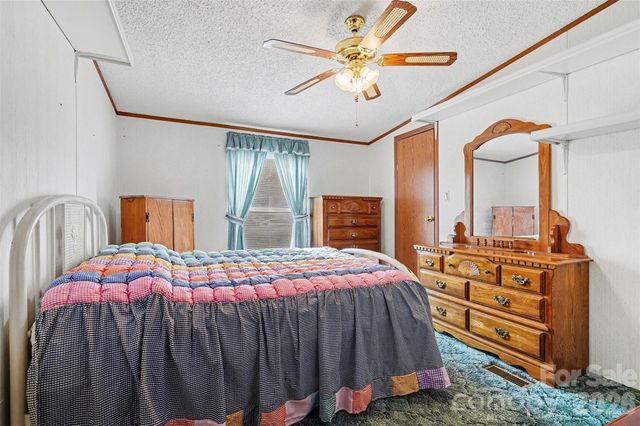 108 Twisted Oak Lane, Gastonia, NC 28052