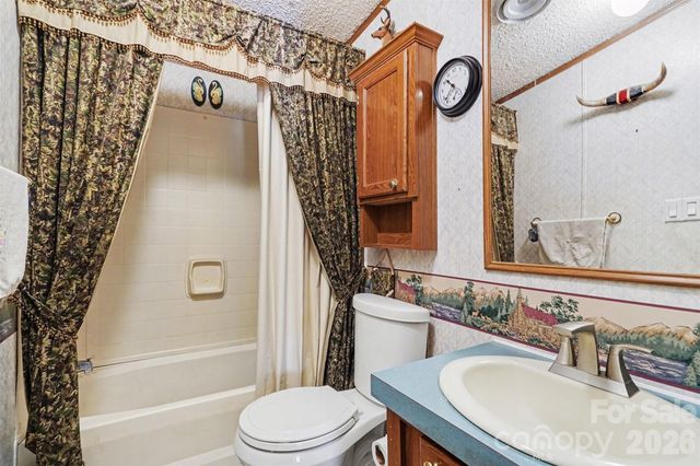 108 Twisted Oak Lane, Gastonia, NC 28052