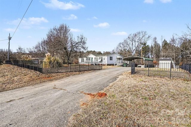 108 Twisted Oak Lane, Gastonia, NC 28052