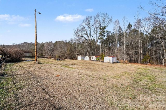 108 Twisted Oak Lane, Gastonia, NC 28052