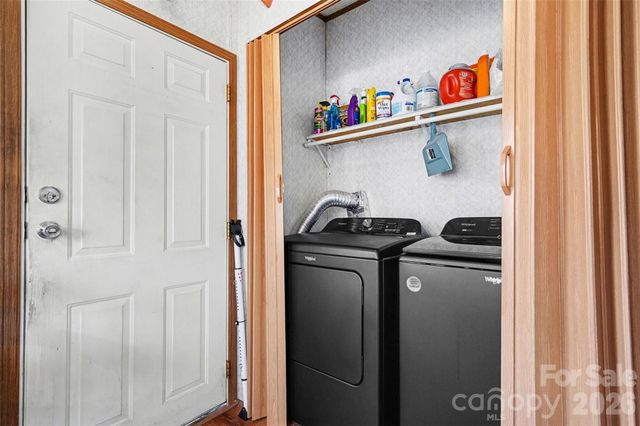 108 Twisted Oak Lane, Gastonia, NC 28052