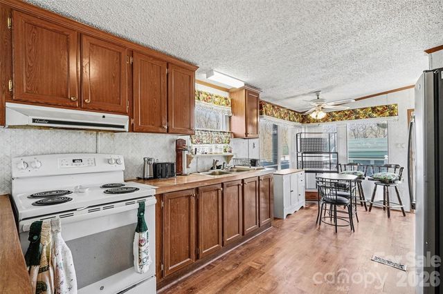 108 Twisted Oak Lane, Gastonia, NC 28052