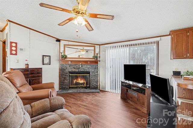 108 Twisted Oak Lane, Gastonia, NC 28052