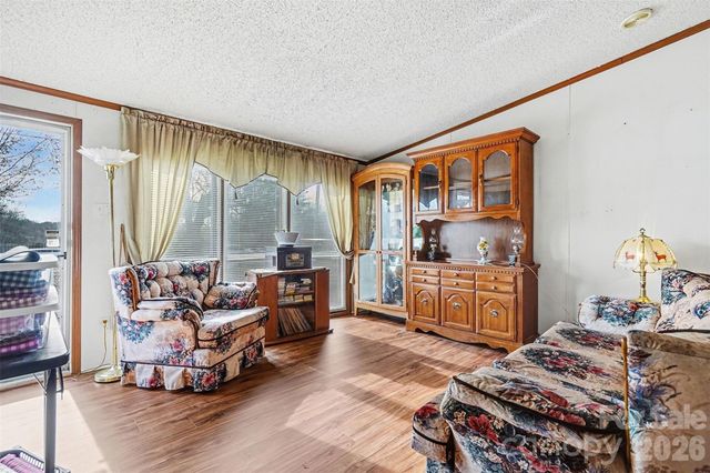 108 Twisted Oak Lane, Gastonia, NC 28052