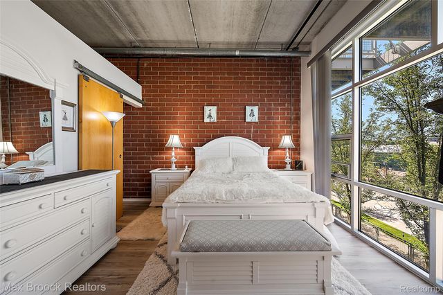 322 E HARRISON Avenue 18, Royal Oak, MI 48067