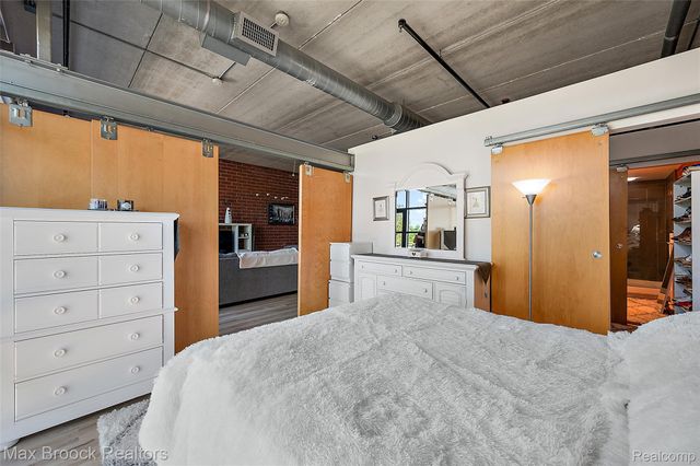 322 E HARRISON Avenue 18, Royal Oak, MI 48067