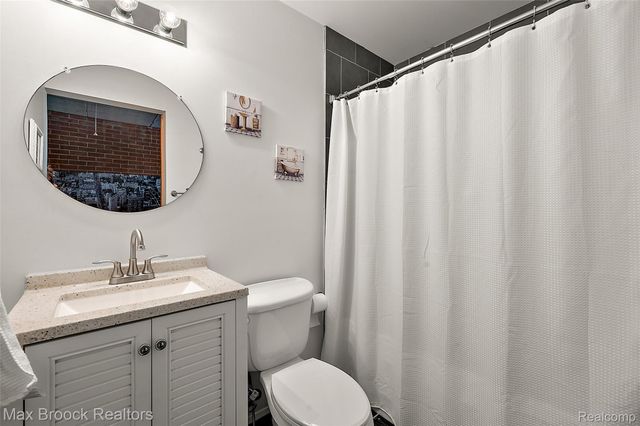 322 E HARRISON Avenue 18, Royal Oak, MI 48067