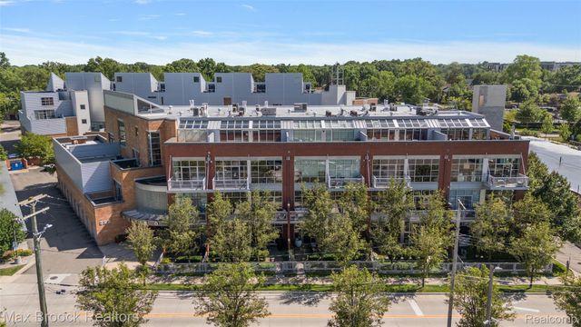 322 E HARRISON Avenue 18, Royal Oak, MI 48067