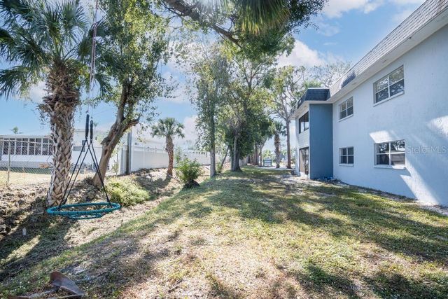 5503 FOUNTAIN LAKE CIRCLE 104, Bradenton, FL 34207