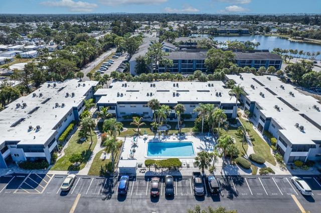 5503 FOUNTAIN LAKE CIRCLE 104, Bradenton, FL 34207