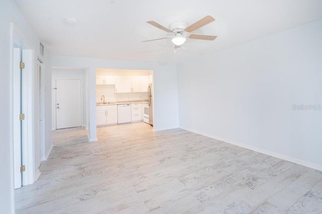 5503 FOUNTAIN LAKE CIRCLE 104, Bradenton, FL 34207