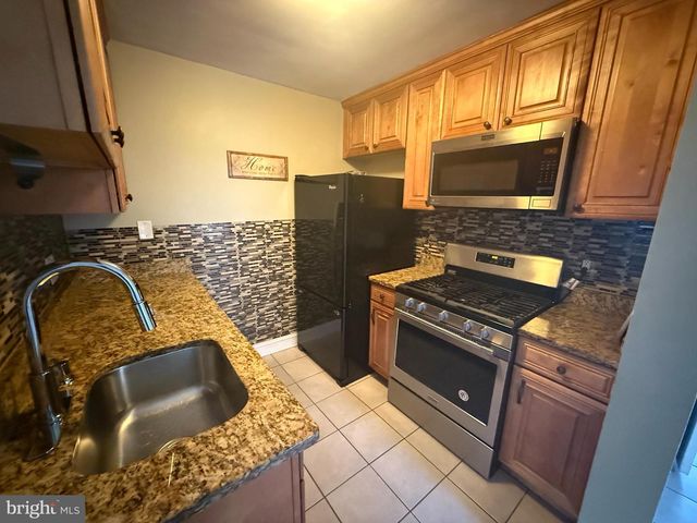 3735 SYLVAN DR, Baltimore, MD 21207