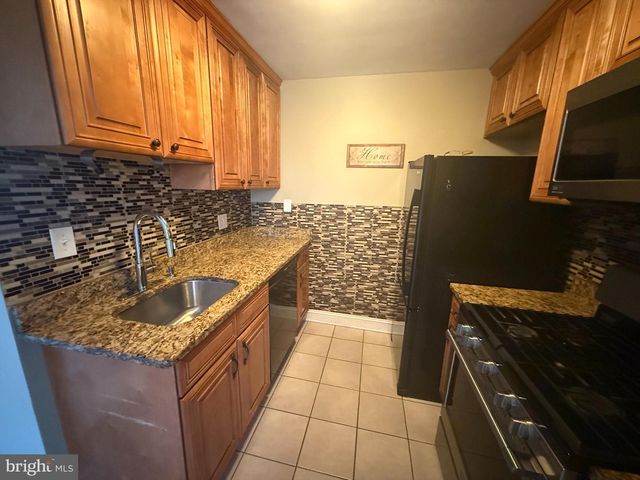 3735 SYLVAN DR, Baltimore, MD 21207