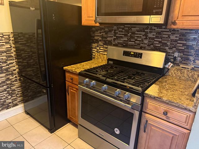 3735 SYLVAN DR, Baltimore, MD 21207