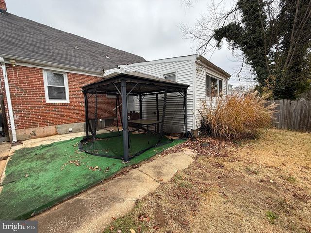 3735 SYLVAN DR, Baltimore, MD 21207