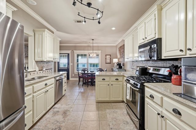 5217 Murifield Drive, Benton, AR 72019
