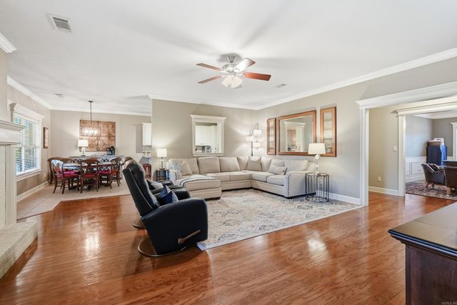 5217 Murifield Drive, Benton, AR 72019