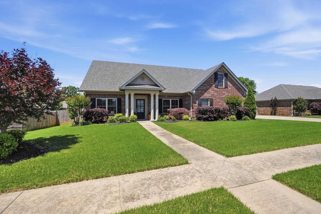 5217 Murifield Drive, Benton, AR 72019